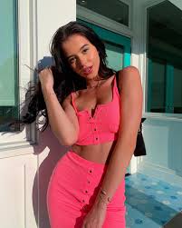 Lea Elui - Free pics, galleries & more at Babepedia