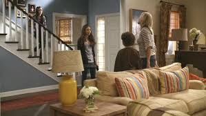 Phil And Claire Dunphy S Modern Family House For Sale Modern Family House Modern Family Rooms Family Room Design