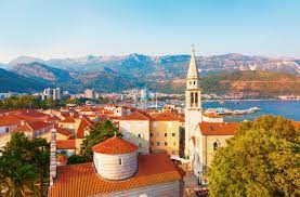Hotel montenegro offers a hairdresser, an indoor swimming pool and an outdoor swimming pool in the old part of budva, with a reasonable distance from the secluded mogren sandy beach. Budva Einer Der Altesten Orte An Der Adria Geo