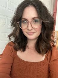 Looking for outdoor places for family pictures.