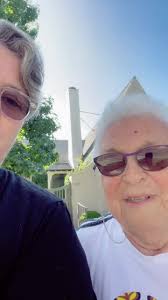 Exploring the Neighborhood with Lee and Rosie O'Donnell