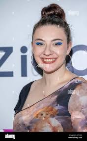 Anna Wilcox's Instagram, Twitter & Facebook