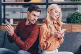 Polyamory is the practice of, or desire for, intimate relationships with more than one partner, with the informed consent of all partners involved. Polyamorie 9 Dos 5 Don Ts Fur Die Polygame Beziehung Lernen Net