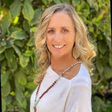 Kelly Mccreight's Instagram, Twitter & Facebook