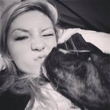 Alexis Beck (@alex_is_hole)