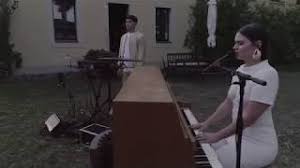 I just started looking into revision surgery and would love to hear your experiences.thanks in advance Atna Avant Garde Work Of Art Aus Dresden Musikmussmit