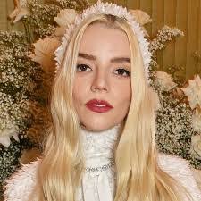 Crystal Casey's Instagram, Twitter & Facebook