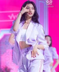 Pin Oleh Lisa Di Doyeon