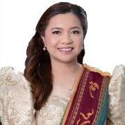 Shirley Santiago's Instagram, Twitter & Facebook