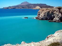 Οι παραλίες της μήλου είναι γεμάτες χρώματα. Paralies Sth Mhlo