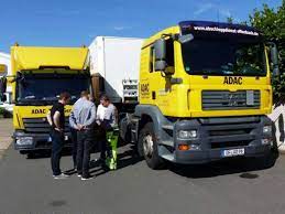 Demnach verzeichnete der truckservice im vergangenen jahr rund 105.000 einsätze. Adac Truckservice Praventiv Und Mobil Gegen Pannen Fahrzeug Und Trailer Tests Pannenservice News Transport Die Zeitung Fur Den Guterverkehr Lkw Speditionen Fuhrpark Nutzfahrzeuge Verkehrspolitik Wirtschaft