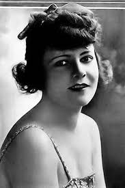 Coit Albertson : biographie, filmographie, photos & vidéos