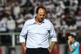 O rogério ceni está fazendo uma ótima passagem pelo mengão mais se ele fosse demitido quem iria ser o novo tecnico do flamengo. Rogerio Ceni E Demitido Do Sao Paulo Esportes R7 Futebol