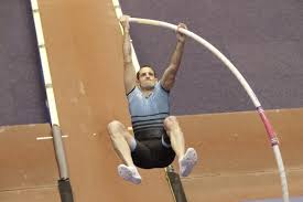 Saut à la perche : Renaud Lavillenie Reprend La Meilleure Performance Mondiale De L Annee En Franchissant 6 02m A Tourcoing L Equipe
