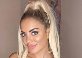 Barbara D'Urso, lite furiosa con Elena Morali, lo sconvolgente retroscena  mai andato in onda: "Volavano i microfoni nello studio"