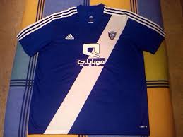 Neben großen vereinen wie bayern münchen, barcelona oder real madrid kannst du auch viele fußball trikot von internationalen teams der. Al Hilal Home Maillot De Foot 2012 2013