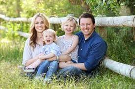 Family Portrait Photography Young Family Photos Photography Poses Family Family Photo Pose