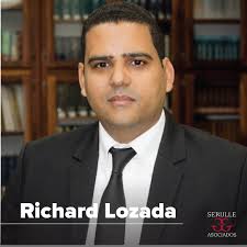Richard Lozada, licenciado en Derecho en las áreas de Litigios, Derecho  Penal, Responsabilidad Civil, Propiedad Intelectual y Ejecuciones  Arbitraje. Conoce más de nuestro equipo:  https://www.serulleyasociados.com.do/nosotros #SerulleYAsociados ...