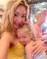 Brittney Mahler (@theblondeseyeview) • Instagram photos and videos