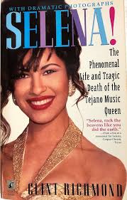 Selena: The Phenomenal Life and Tragic Death of the Tejano Music Queen  (English and Spanish Edition)