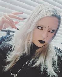 Kat Ann Valentine (@x.wicked.widow.x) • Instagram photos and videos