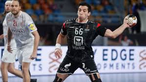 ملخص مباراة مصر واستراليا الآن، حسم التعادل السلبي نتيجة منتخب مصر الأولمبي لكرة القدم، أمام نظيره منتخب اسبانيا في المباراة التي جمعت المنتخبين في التاسعة والنصف صباح الخميس القنوات المفتوحة الناقلة لمباراة استراليا ضد منتخب مصر الاولمبي. Ahmed Elahmar Ahmedelahmar Twitter