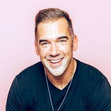 Carrie Greenland's Instagram, Twitter & Facebook