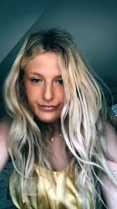 Kelsey Rozell's Instagram, Twitter & Facebook