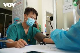It was first identified in december 2019 in wuhan,. Ä'a Náºµng Tiem Vaccine Phong Covid 19 Cho 100 NgÆ°á»i Ä'áº§u Tien