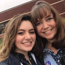 Danielle Chadwell's Instagram, Twitter & Facebook