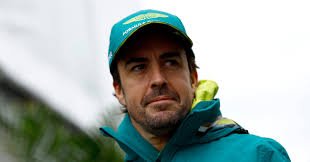 Alonso extends Aston Martin contract