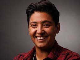 Lorena Austin's Instagram, Twitter & Facebook