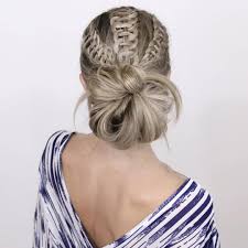 See pictures of the hottest hairstyles, haircuts and colors of 2021. Haircuts For Broad Shoulder Hera Hair Beauty