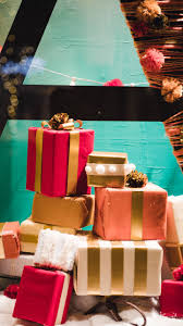 Things take a turn when gordo begins to drop in unannounced at their house and inundates them with mysterious gifts. Diy Birthday Gift Ideas For Your Bff Times Of India