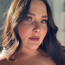 Abigail Fortune's Instagram, Twitter & Facebook