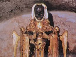 The Skull Of The Magdalene At St Maximin In France Skull Art Occult Reliquary