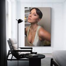 Millie Bobby Brown Sexy Actress Poster (9) Wall Art Picture Painting Poster  Canvas Print Posters Artworks Bedroom Living Room Decor 12x18inch(30x45cm)  ...