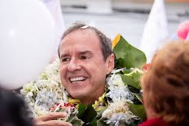 Tuto: "Vamos a dar estabilidad con flujo de dólares hasta navidad, estamos  seguro que saldremos primero y toda la pandilla masista (Evo, Arce,  Andronico) se irán" #MovimientoCiudadanoBolivia🇧🇴