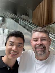 Great to catch up with one of my former team mates between meetings in  #Singapore, Xin Fu Quek!