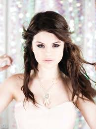 'i may not be street wise and all that, but at least i know not to be that _________'. Selena Alex Russo Harper Finkle Foto 24716359 Fanpop