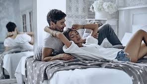 L'amour au premier regard… le coup de foudre… ça vous parle ? Comment Differencier L Amour De L Amitie Les Signes Qui Ne Trompent Pas