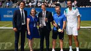 Andy murray lifts fourth queen's club trophy. Aegon Championships Receives Atp World Tour 500 Tournament Of Year Award Atp Tour Tennis