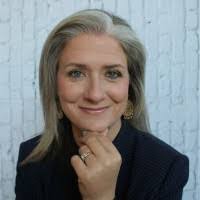 Leah Pierce's Instagram, Twitter & Facebook