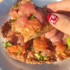 Tendance Food On Vous Presente Le Pizzushi Grazia Food Chicken Wings Eatery