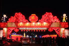 偶尔翻起相册 发现了今年元宵节时苏州的灯会几张照片 颇有感触 聚散苦匆匆 此恨无穷 今年花胜去年红 可惜明年花更好 知与谁同 broadway shows broadway show signs broadway