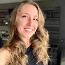 Amanda Timoney's Instagram, Twitter & Facebook