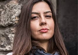 Ömür Uzel: "Kendi dünyanı yarat. En azından dene!"