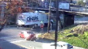 Cintas Truck Was Not Ready For The 11foot8 Bridge Youtube