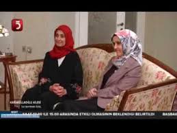 Sp lideri temel karamollağu'nun i̇ngiliz asıllı eşi, nasıl müslüman olduğunu anlattı. Temel Karamollaoglu Ve Ailesi Ile Roportaj 17 06 2018 Youtube