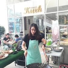 Rita rudaini binti mokhtar (lahir 11 april 1976) merupakan seorang pelakon dan model wanita malaysia. Remy Ishak Diugut Bunuh Oleh Wanita Berstatus Vip Tempatan Hiburan Trending Cari Infonet